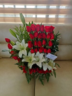 Arreglo 36 rosas y lirios R97