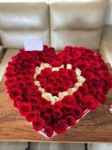 Corazón grande de 150 rosas R 180