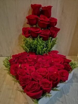 Escala corazon de rosas. R107