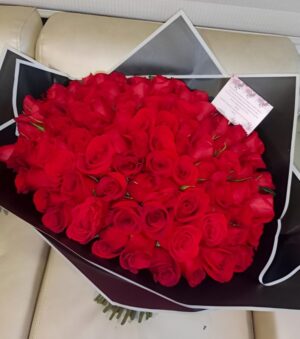 Bouquet por 100 rosas R123 - Floristería en Duitama a domicilio Te Mando Flores