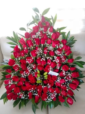 Piramide x100 rosas R132
